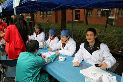 上海交通大學(xué)后勤集團成功舉辦第十期“特色服務(wù)一條街”活動 企業(yè)管理視角下的高校后勤服務(wù)探索